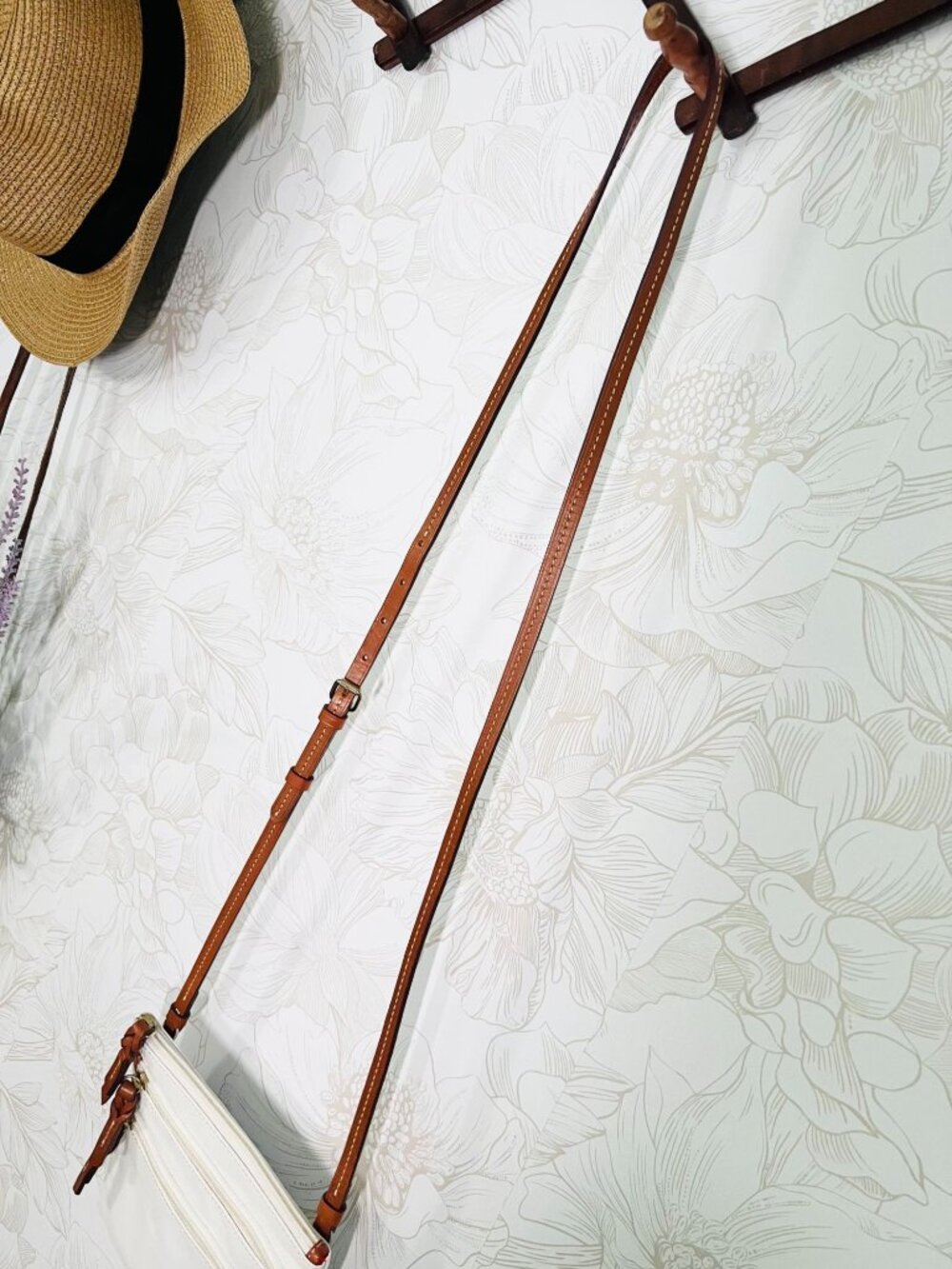 White Crossbody Bag With Braided Leather Straps & Red Interior -Adjustable Strap - Picture 4 of 16